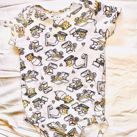Another piece of Carter’s onesie - Picture 1 of 1